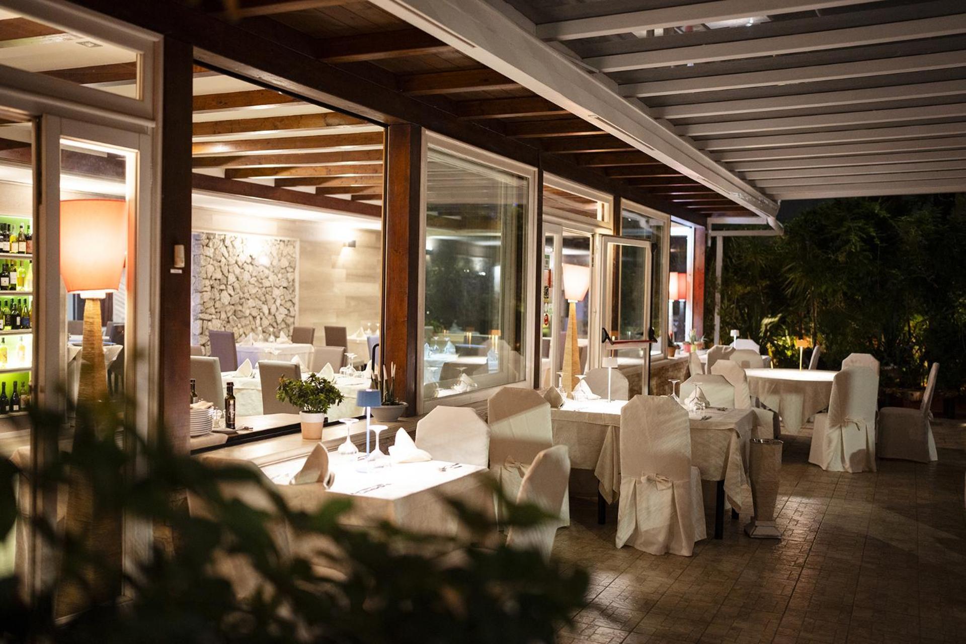 Hotel Ristorante Le Rose บรีอาติโก ภายนอก รูปภาพ