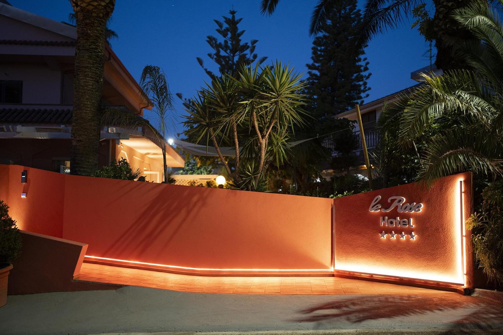 Hotel Ristorante Le Rose บรีอาติโก ภายนอก รูปภาพ